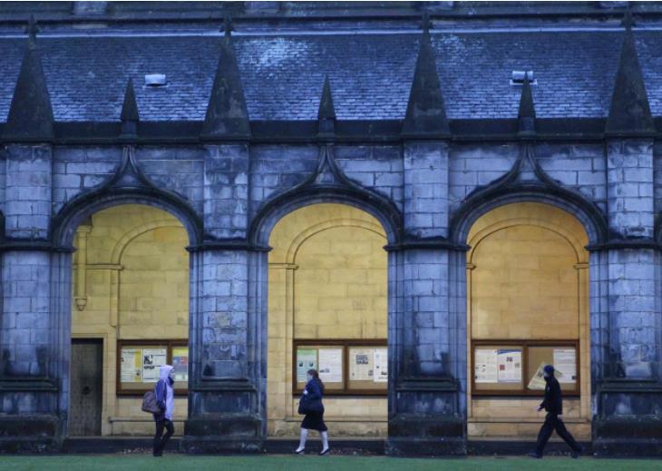 苏格兰圣安卓大学击败牛津和剑桥，跃居英国大学排名榜首