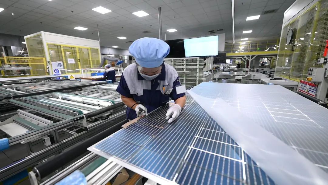 上海晶澳太阳能科技有限公司生产车间