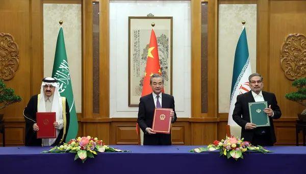 中东国家沙特和伊朗在中方斡旋下，同意恢复外交关系，并重新开放大使馆