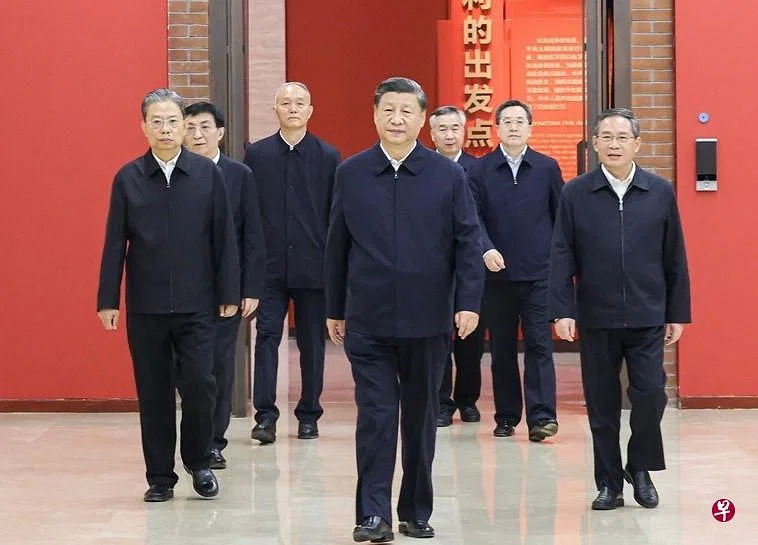 七名中共政治局常委去年10月参观延安革命纪念地