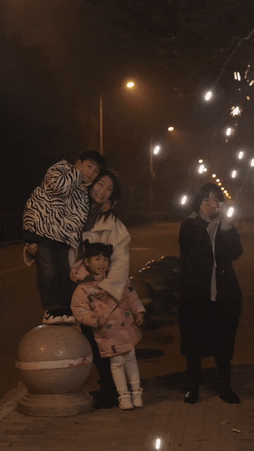 以友谊为基础的四口之家, 甚至有可能比普通的家庭更幸福 以友谊为基础的四口之家, 甚至有可能比普通的家庭更幸福