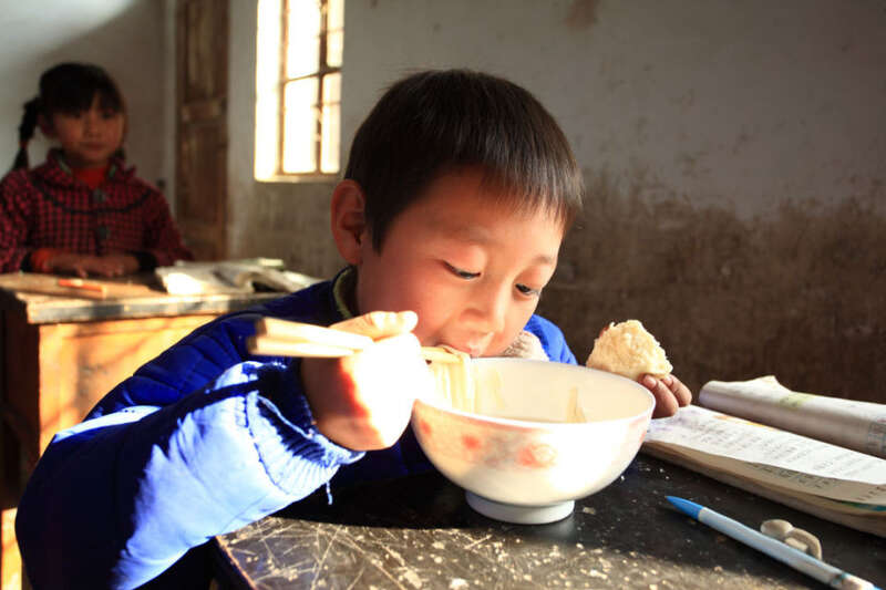 营养改善计划全国每年受益学生约3795万人 营养改善计划全国每年受益学生约3795万人