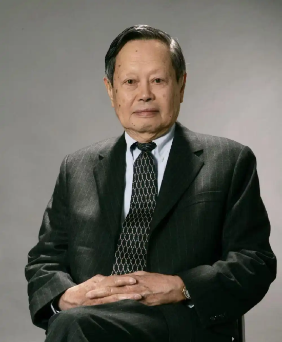 诺贝尔物理学奖得主、中国科学院院士、著名物理学家杨振宁于10月18日在北京逝世 ... 诺贝尔物理学奖得主、中国科学院院士、著名物理学家杨振宁于10月18日在北京逝世 ...